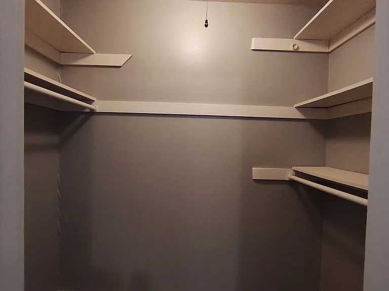 Taylor Place Apartments II — Photo 18