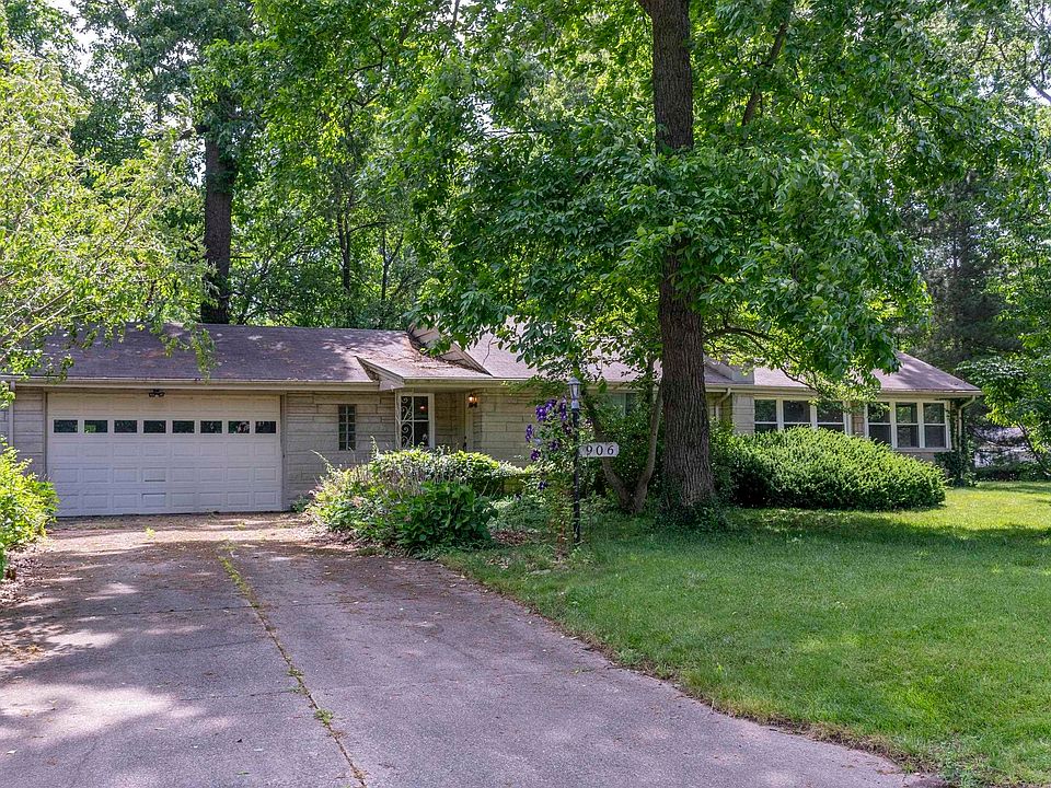 1st image of 906 White Oak Dr