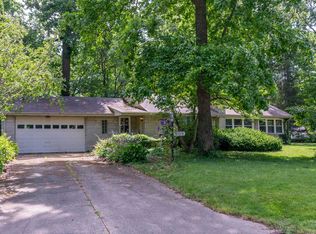 906 White Oak Dr, South Bend, IN 46617