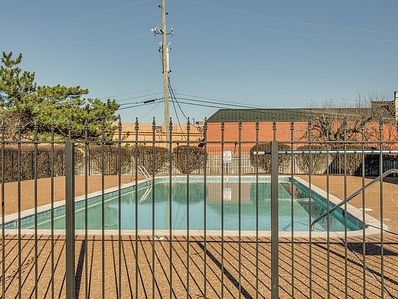 2nd image of 2258 Lebanon Pike APT 33