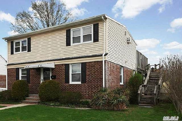 1st image of 2204 McArthur St