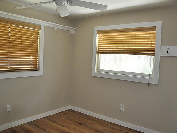 5th image of 1738 Santa Anna Dr