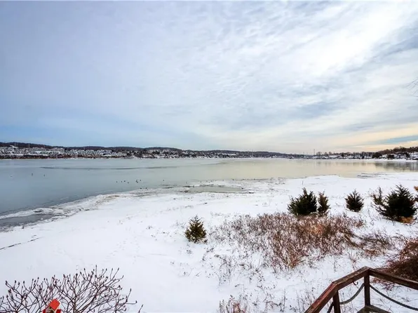 1309 Anthony Rd, Portsmouth, RI 02871