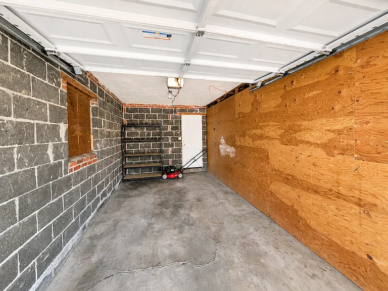 2250 N Newport St — Photo 10