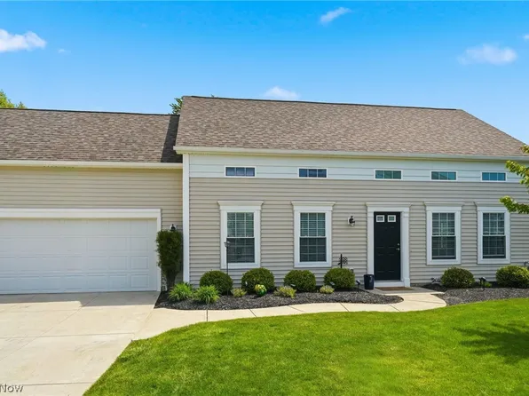 8704 Wakefield Run, North Ridgeville, OH 44039