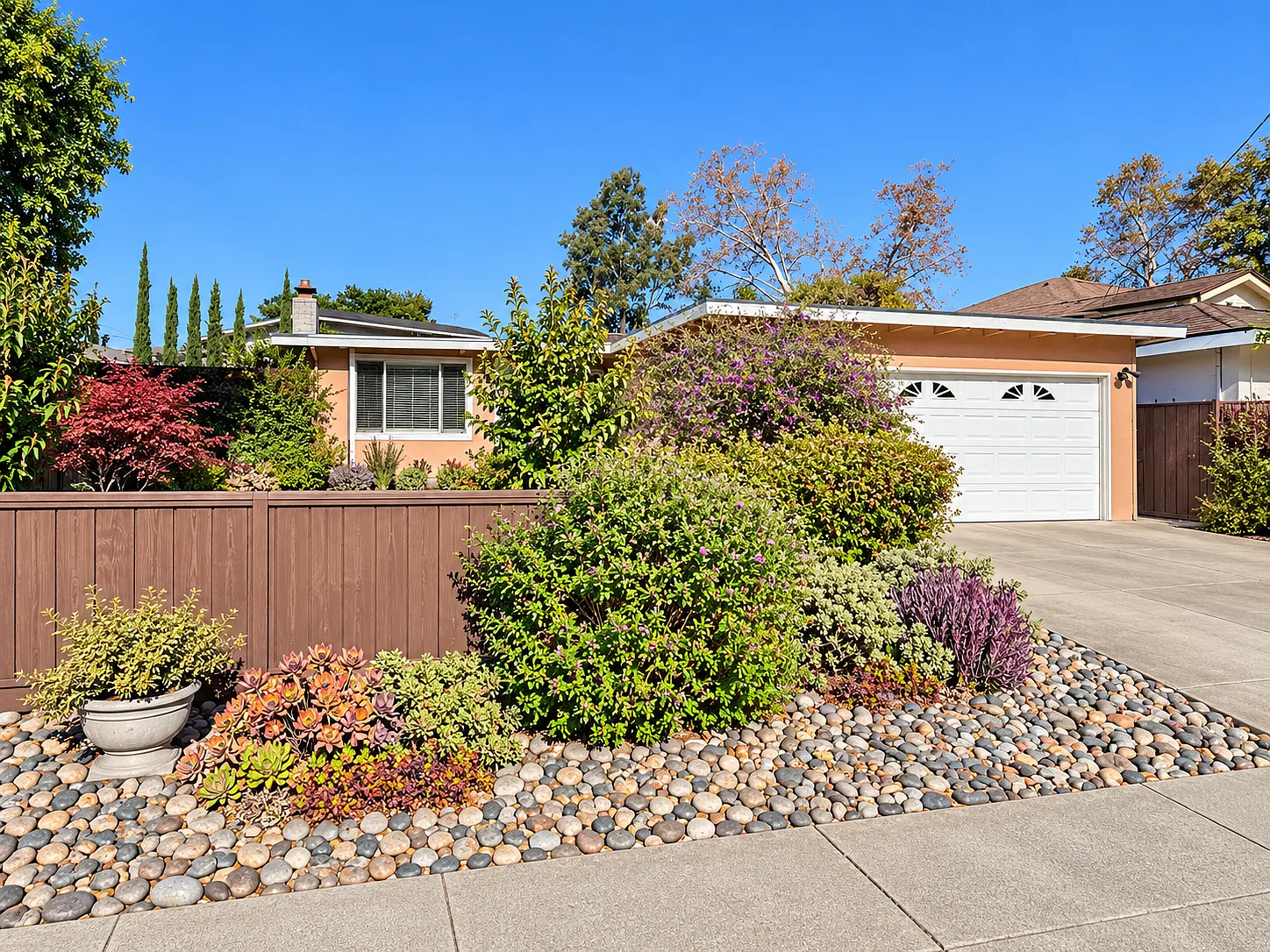 3 bed, 1120 sqft, $3,950 — Photo 3