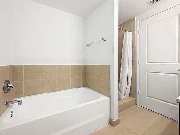 3rd image of 333 NE 24th St APT 1710
