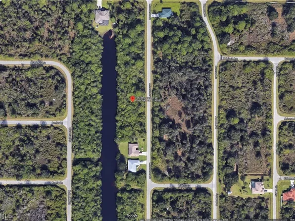 1053 Rhinelander St, Port Charlotte, FL 33953