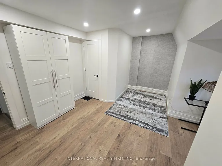793 Dufferin St #UPPER — Photo 12