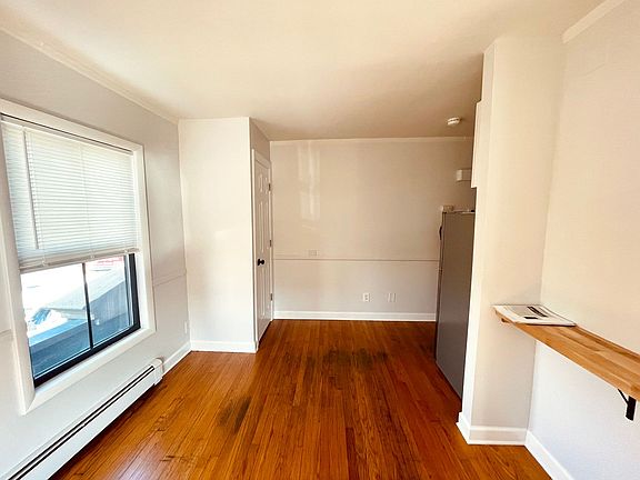 5th image of 83 Monmouth St Unit 3