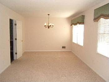 1st image of 529 Arcola Dr