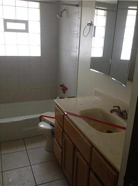 2nd image of 14410 Woodlawn Ave