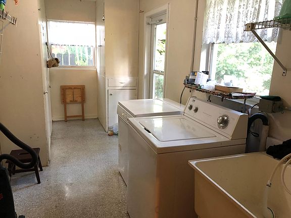 5th image of 3080 11th Ave