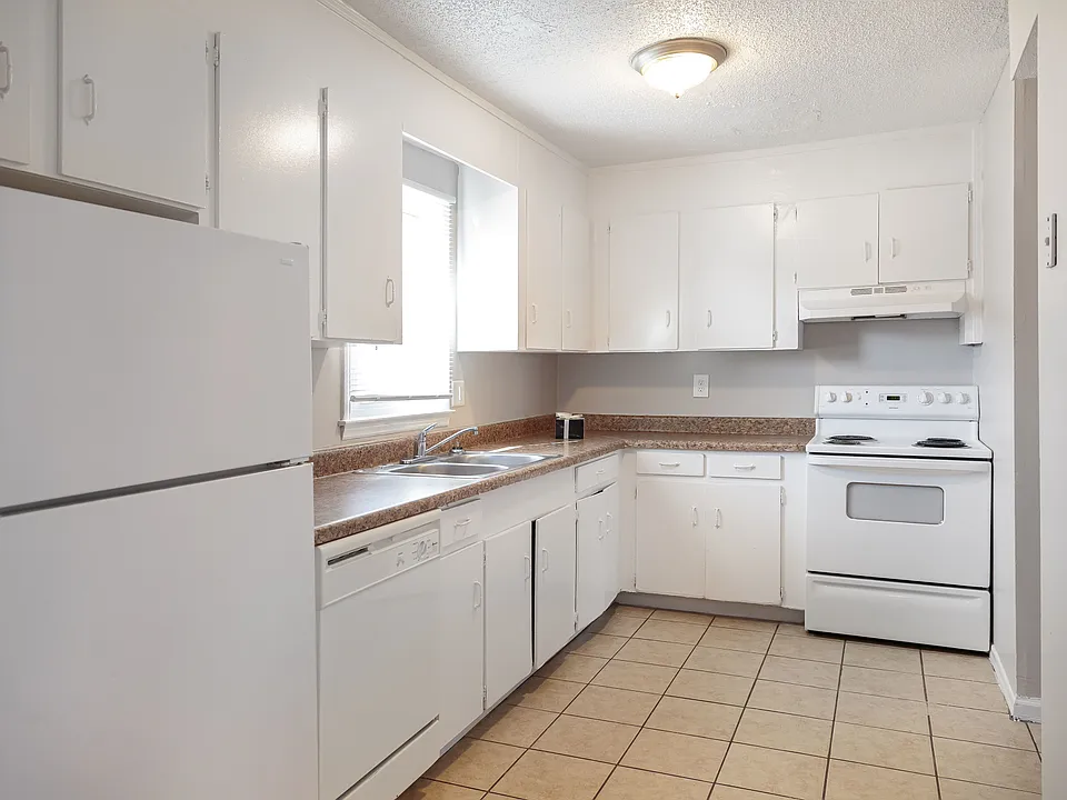 Charlotte NC Apartments For Rent | Arcadian Village | Kitchen