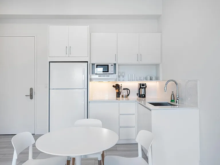 Otto Apartments — Photo 16