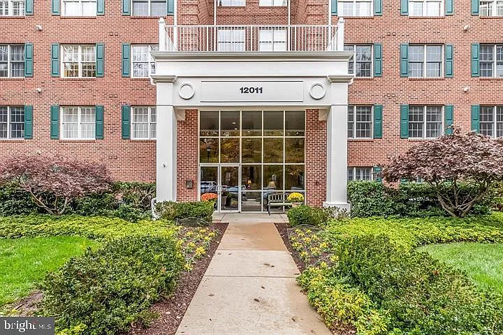 2 bed, 2.0 bath, 1815 sqft, $2,800 — Photo 1