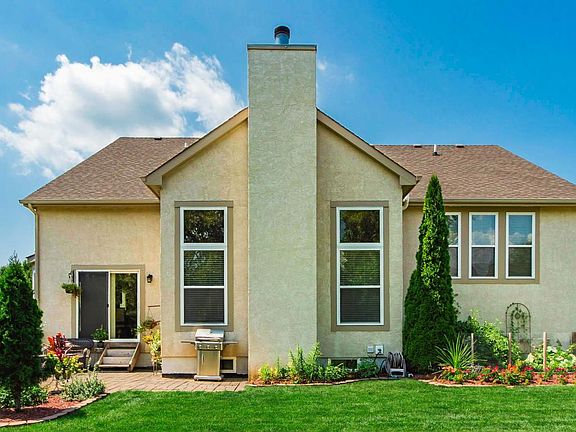 4th image of 3258 Walkerview Dr