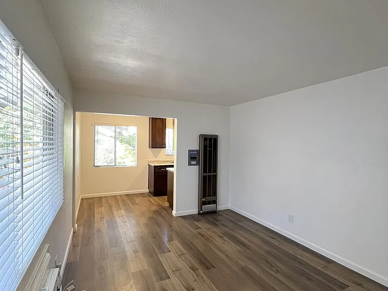 1408 G St — Photo 11