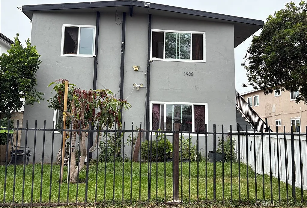 2 bed, 750 sqft, $2,350 — Photo 1