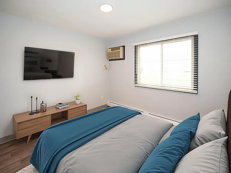 Meadow Park Apartments — Photo 31