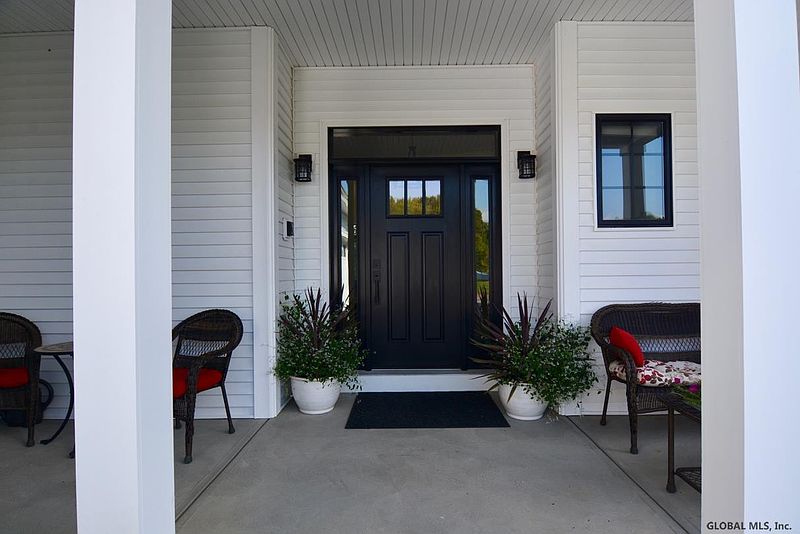 2nd image of 47 YACHTSMANS Way