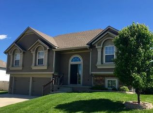 1205 SW 8th St, Oak Grove, MO 64075