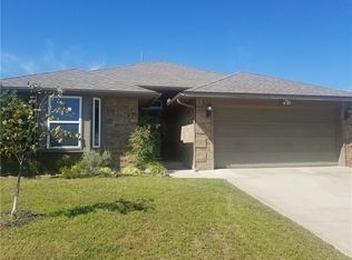 2323 Shell Dr, Midwest City, OK 73130