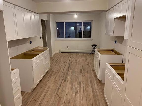 2nd image of 286 Crocus Ave