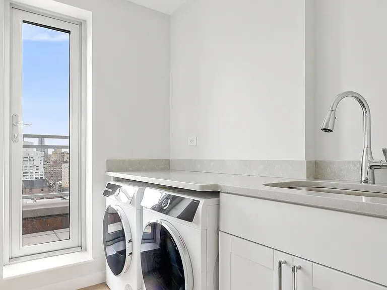 165 E 66th St #19A — Photo 12