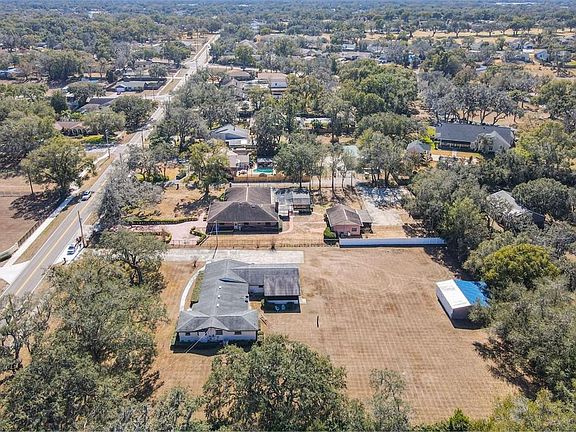 3rd image of 1700 S Miller Rd