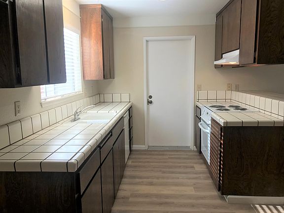 3rd image of 7548 Laurel Dr