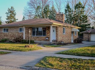11048 La Chene Dr, Warren, MI 48093