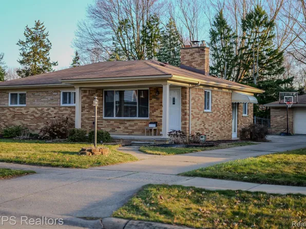 11048 La Chene Dr, Warren, MI 48093