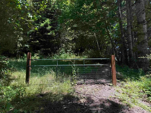 1550 Hunter Creek Rd, Klamath, CA 95548