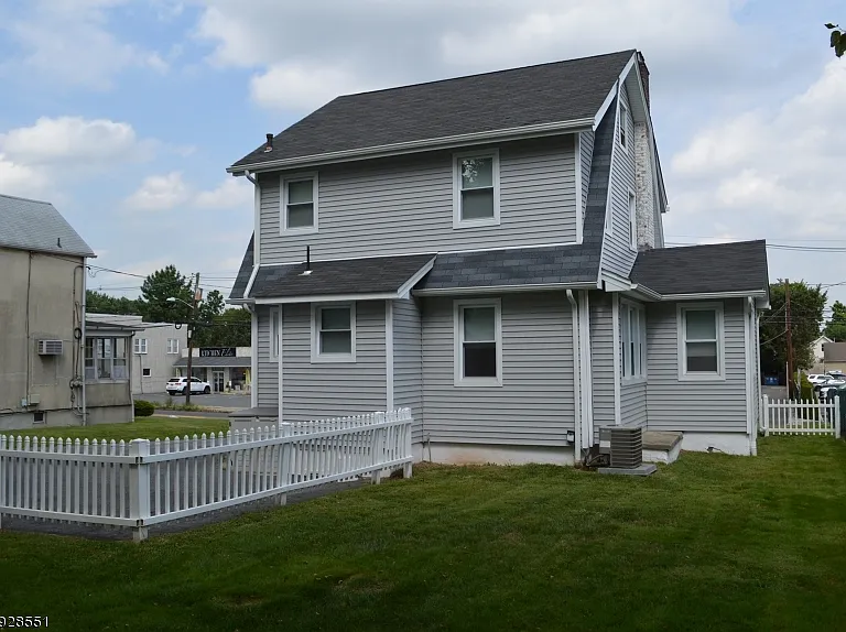 628 Central Ave — Photo 20