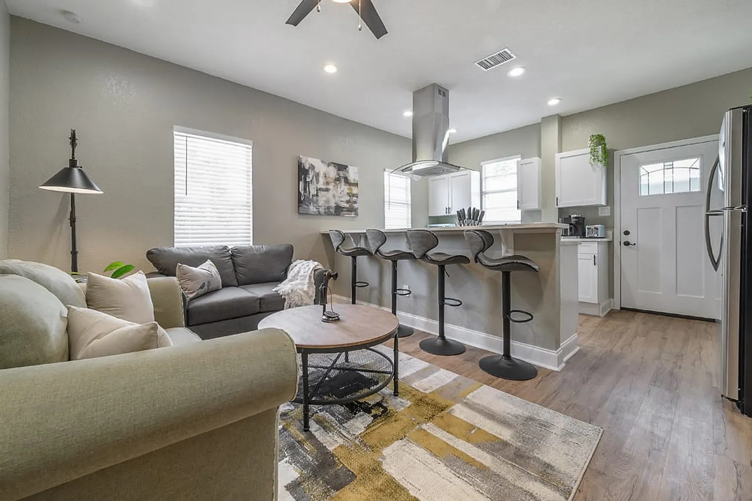 2 bed, 1.0 bath, $3,139 — Photo 1