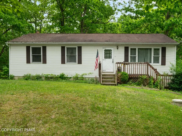 2289 Walnut Trl, Bushkill, PA 18324