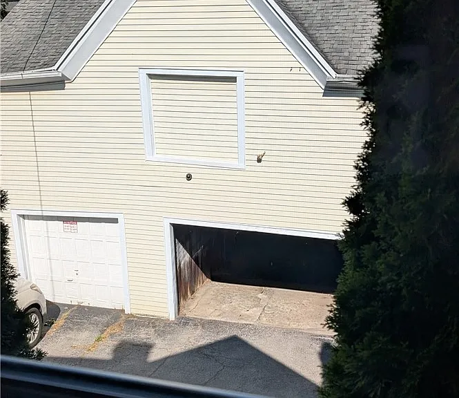 28 Vick Park #B — Photo 16