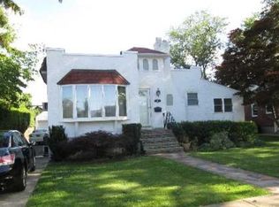 54 Shephard St, Rockville Centre, NY 11570