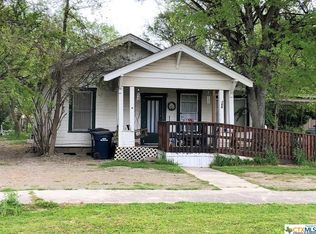 304 W Travis St, Holland, TX 76534