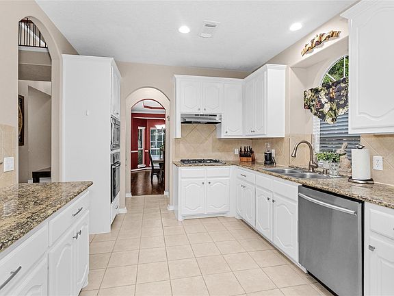 3rd image of 3234 Abbott Lakes Ln