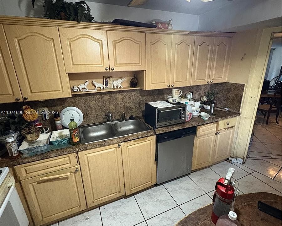 1st image of 1401 NE 191st St #D204