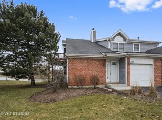 783 Daybreak Ln, Carol Stream, IL 60188