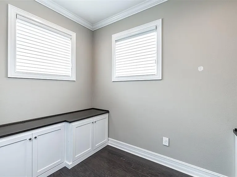 222 S Audubon Ave — Photo 31