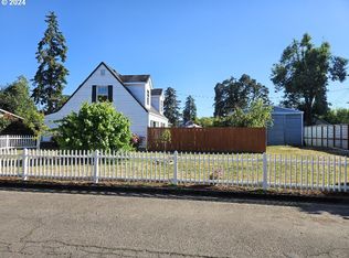 1150 Geer Ave, Cottage Grove, OR 97424