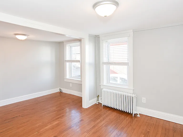 39 Bourne St #1 — Photo 33