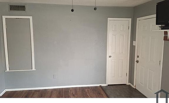 3rd image of 3622 Crestbrook Ct #1