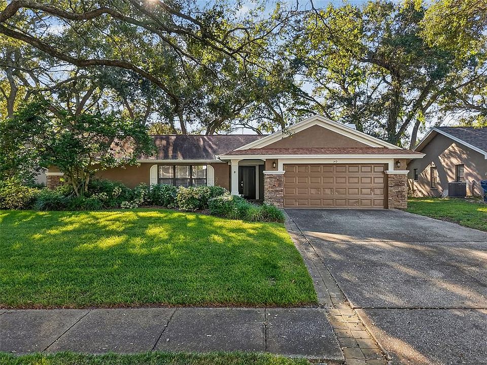 1st image of 149 Mayfair Cir W
