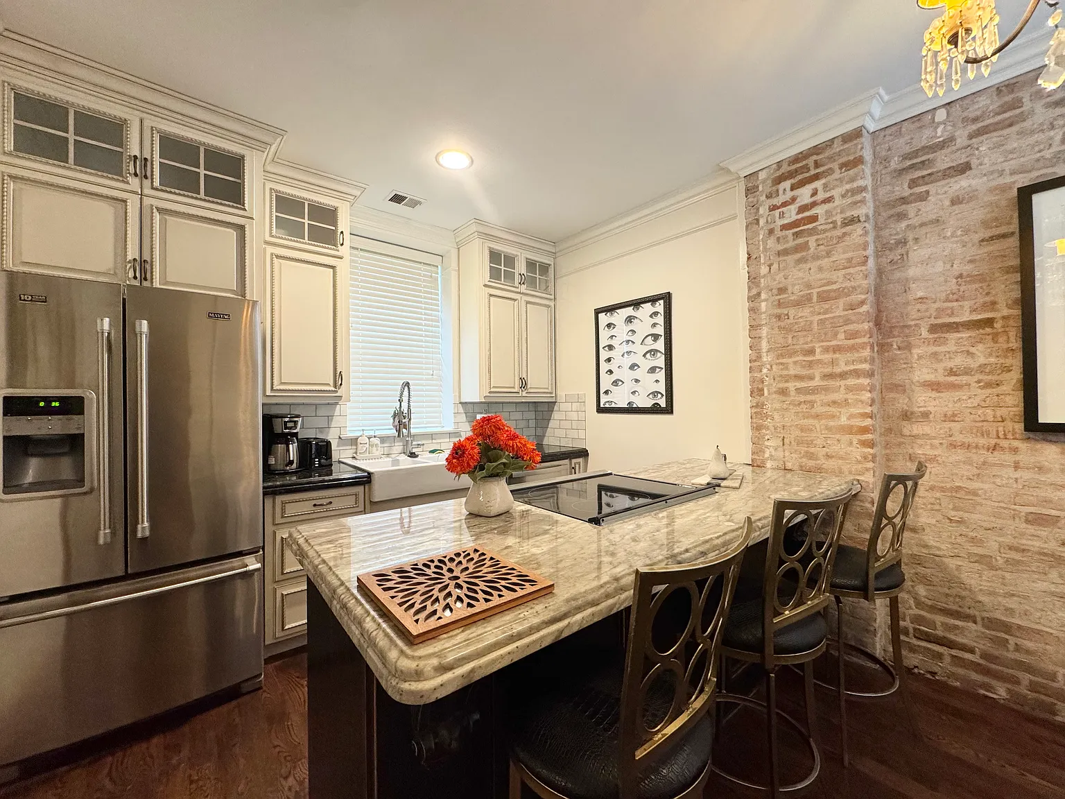 2 bed, 1.5 bath, 1400 sqft, $2,750 — Photo 3