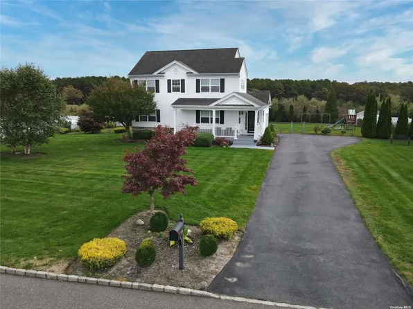 178 Calverton Court, Wading River, NY 11792